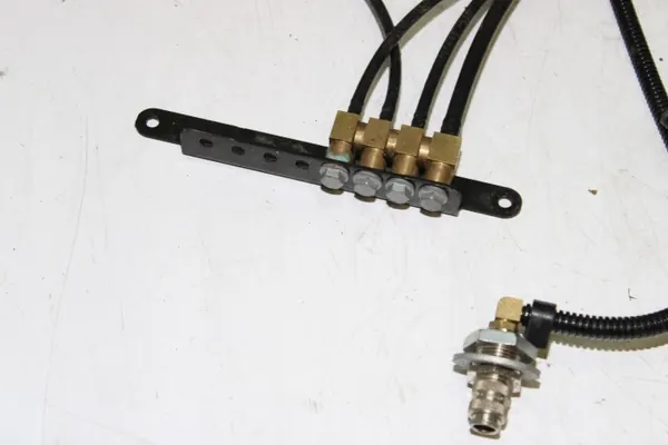 Mercedes Actros MP4 hytluftledningar OEM image 3
