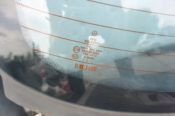 Ventana trasera Mercedes-Benz OEM para Clase E W211 Sedán image 10