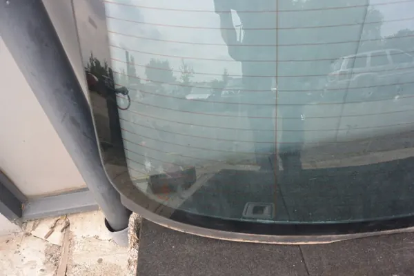 Ventana trasera Mercedes-Benz OEM para Clase E W211 Sedán image 7