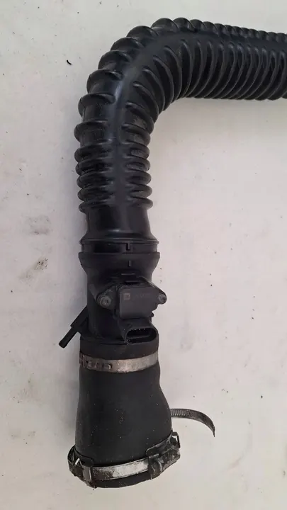 Opel Insignia A 2012 Intercooler-Schlauch 2003269 image 3