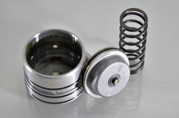 Pistão de travão Aisin usado OEM 060.32 image 3