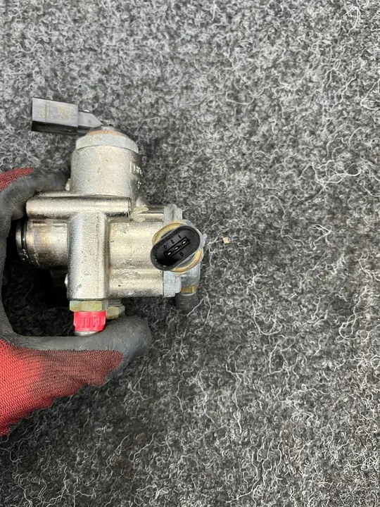 Audi VW Polttoainepumppu 2.0 TFSI image 2