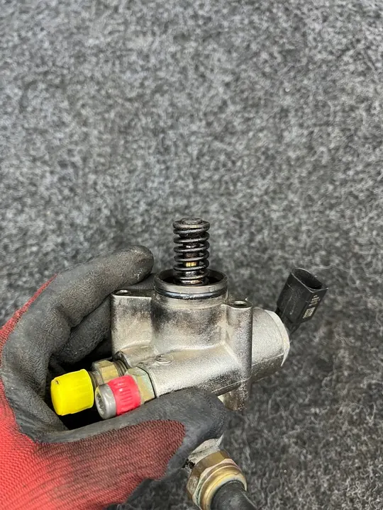 Audi VW Polttoainepumppu 2.0 TFSI image 4
