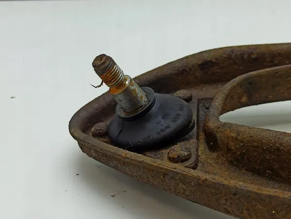 Braccio di Controllo Anteriore Inferiore Sinistro Mercedes-Benz COMPAKT W115 image 6