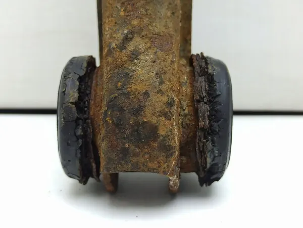 Braccio di Controllo Anteriore Inferiore Sinistro Mercedes-Benz COMPAKT W115 image 9