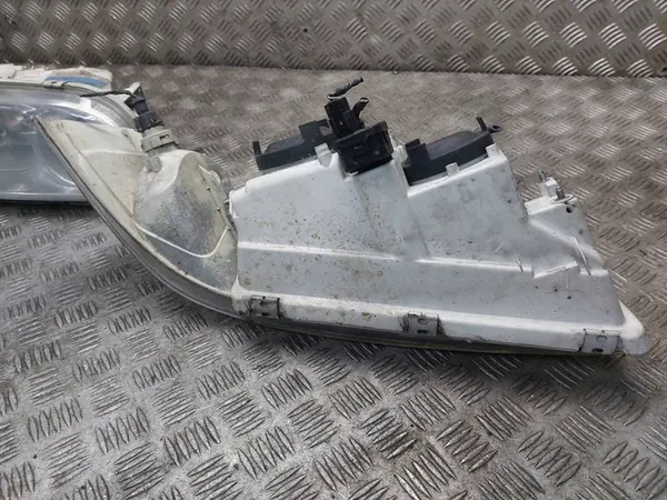 Volvo V40 I Lift Etuvasen + Oikean Valot + Vilkut image 8