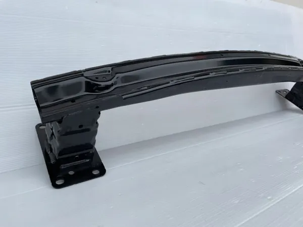 Viga parachoques trasero Audi Q3 OEM 83A807309A Usado image 3