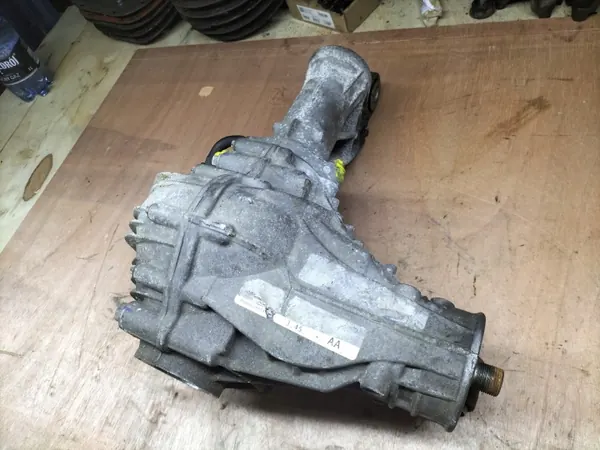 Redutor OEM P68352175AA para Jeep Grand Cherokee WK2 image 2