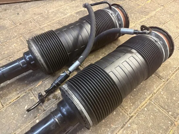 Amortecedor traseiro Mercedes W221 W216 AMG OEM image 3