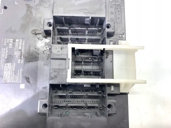 Module Confort OEM 5Q0937084DQ pour Skoda Superb III image 3