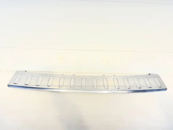 Achterbumperstrip OEM A1668853374 voor Mercedes GL image 2