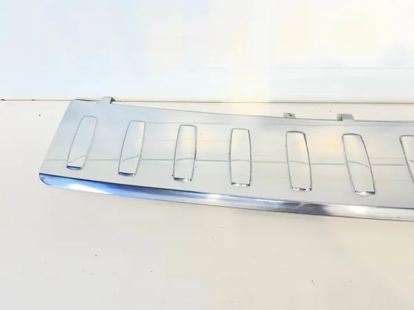 Achterbumperstrip OEM A1668853374 voor Mercedes GL image 3