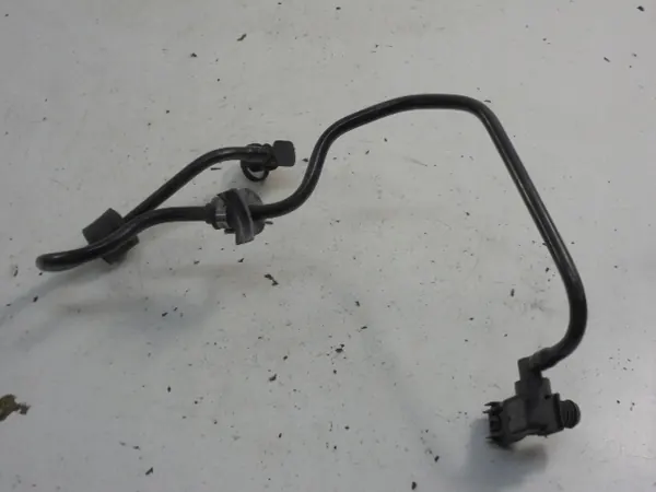 Tuyau à vide Volvo OEM 31329282 - État utilisé image 5