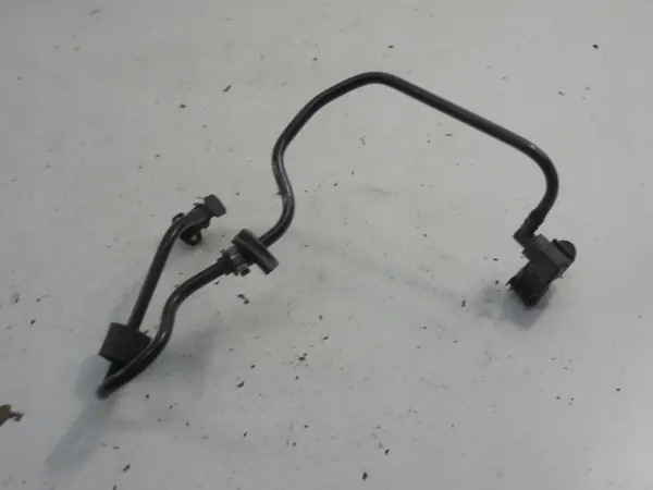 Tuyau à vide Volvo OEM 31329282 - État utilisé image 6