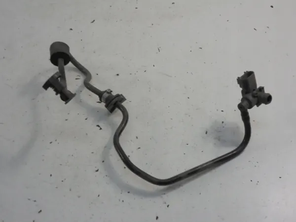 Tuyau à vide Volvo OEM 31329282 - État utilisé image 7