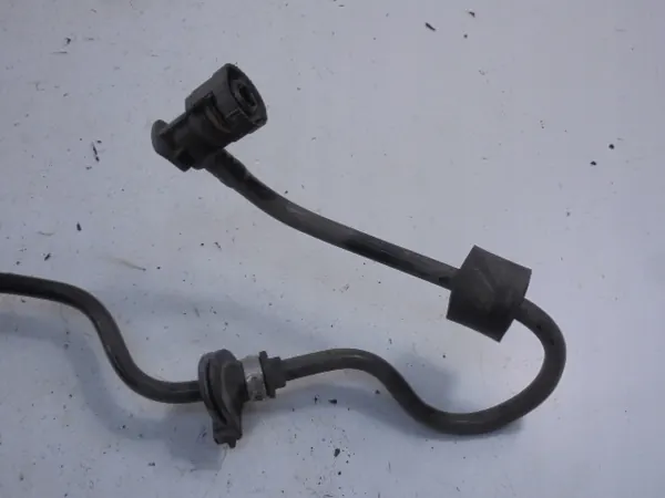 Tuyau à vide Volvo OEM 31329282 - État utilisé image 9