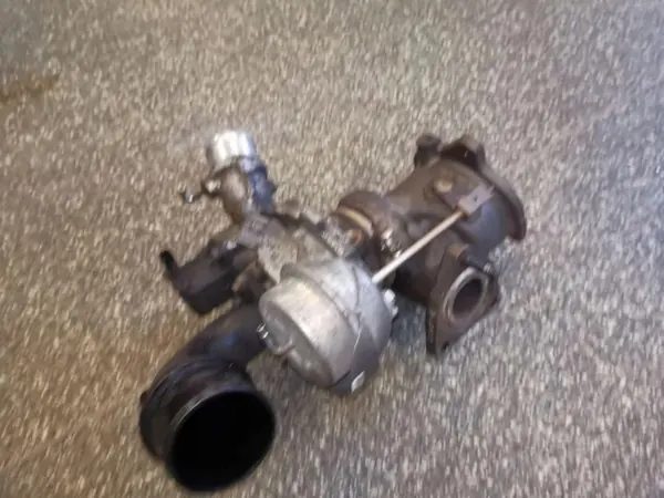 Turbo usado OEM CJ5G6K682DA para Ford Fiesta VI image 2