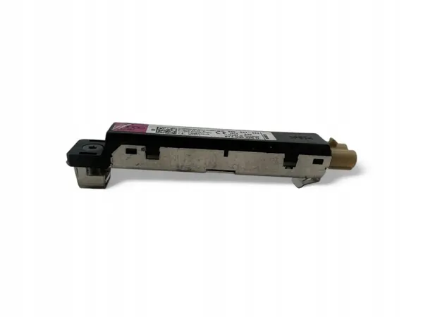Audi S3 8Y Antenneversterker OEM 8Y4035225D image 5