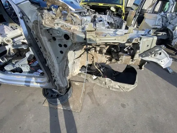 OEM 271615 Etu-oikea lokasuoja VW Touaregille image 2