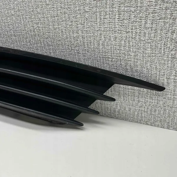 Audi OE 8V5807682A9 rejilla de parachoques image 4