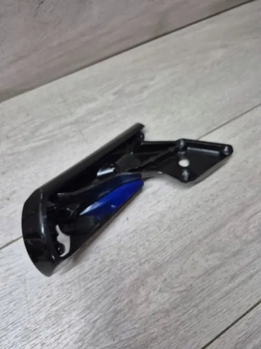 Base de rétroviseur droit McLaren 720S OEM 14AA674CP image 2