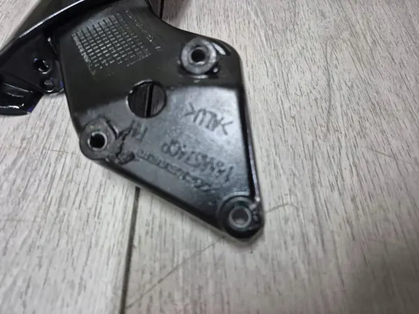 Base de rétroviseur droit McLaren 720S OEM 14AA674CP image 10