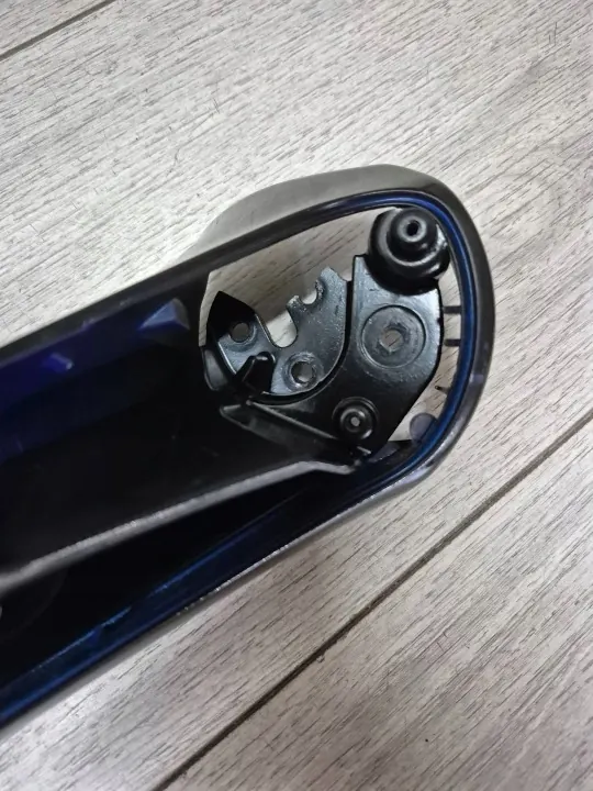 Base de rétroviseur droit McLaren 720S OEM 14AA674CP image 9