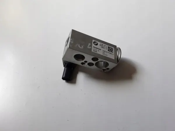 Válvula de expansión AC OEM 6845414 para Mini Cooper image 2