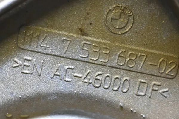 Cubierta de cadena de distribución BMW OEM 7533687 image 4