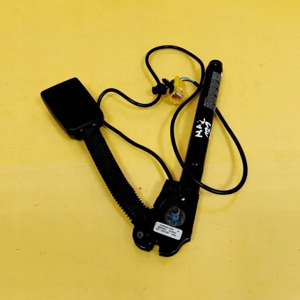 Boucle de ceinture avant droit OEM DRC99297 Mazda 121 image 3