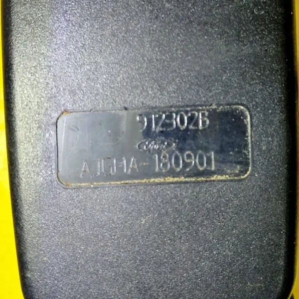 Boucle de ceinture avant droit OEM DRC99297 Mazda 121 image 6