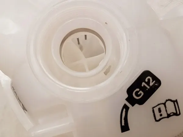 Audi OE Kühlmittelbehälter 4E0121403G image 4