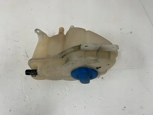 Audi OE Kühlmittelbehälter 4E0121403G image 9