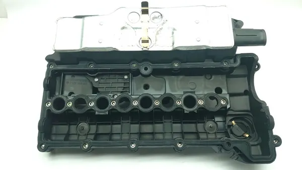 BMW Ventildeckel OEM 11122249680 - Gebrauchte Motorabdeckung image 6