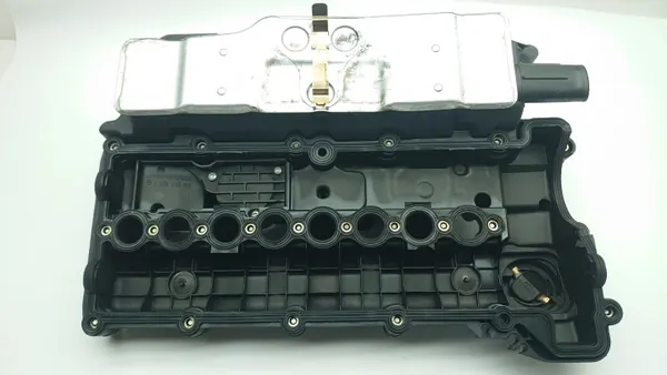 BMW Ventildeckel OEM 11122249680 - Gebrauchte Motorabdeckung image 7