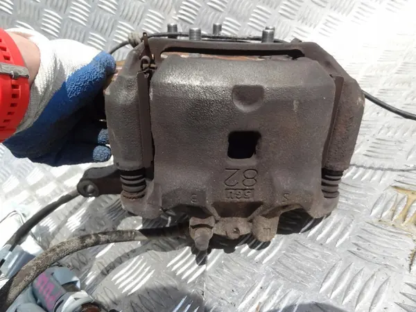 NISSAN PULSAR 2018 1.2 DIG-T Front Right Knuckle OEM image 2