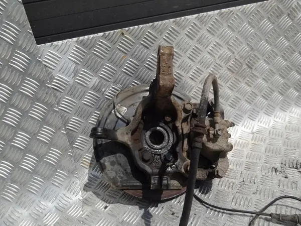 NISSAN PULSAR 2018 1.2 DIG-T Front Right Knuckle OEM image 3