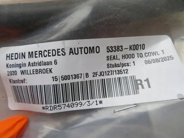 Joint de capot Toyota Yaris P21 OEM 53383K0010 image 6