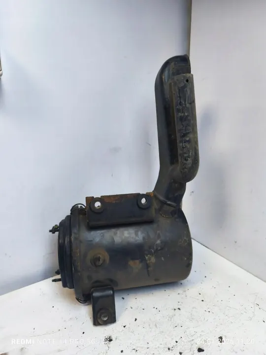 Luftfiltergehäuse OEM 165547F000 für Terrano II image 3