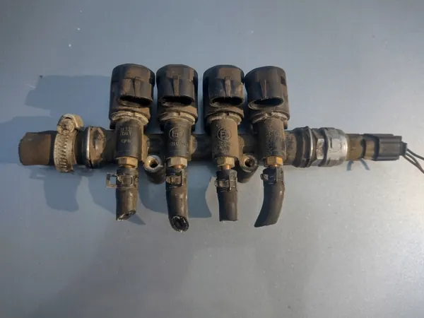 Rampa de injetores GPL OEM 67R010223 - MTM Usado image 2