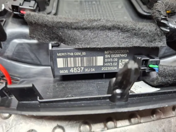 OEM S26282836 Luz de techo usada para Peugeot 408 2024 image 4