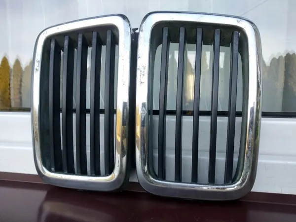 Grille avant BMW 5 E28 OEM 51131873253 image 2