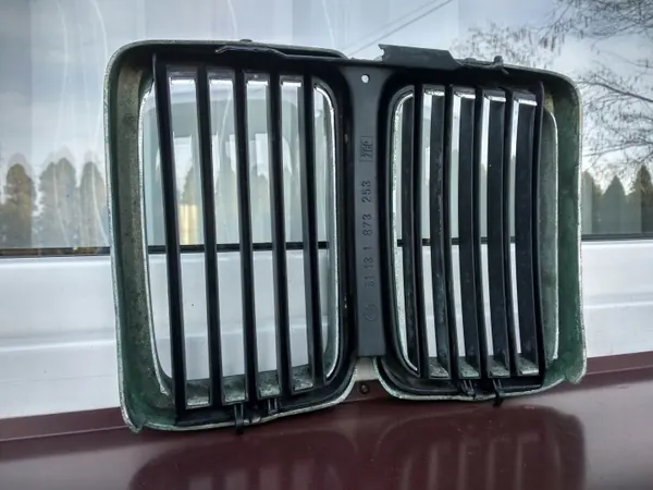 Grille avant BMW 5 E28 OEM 51131873253 image 6