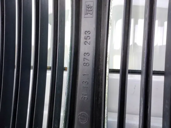 Grille avant BMW 5 E28 OEM 51131873253 image 7