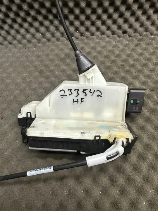 Fram Höger Dörrlås Peugeot 208 9688079980 image 2