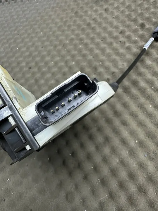 Fram Höger Dörrlås Peugeot 208 9688079980 image 4