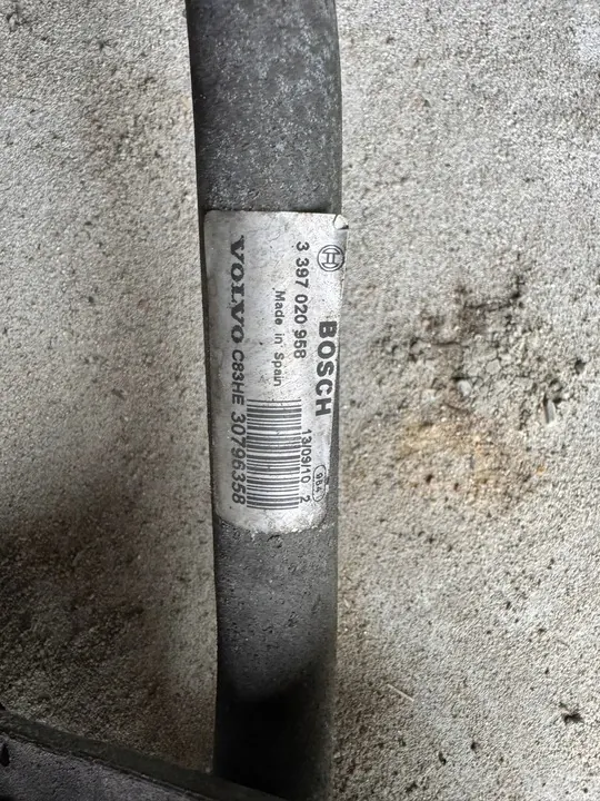 VOLVO XC70 II Etu pyyhkijämoottori 30796358 image 2