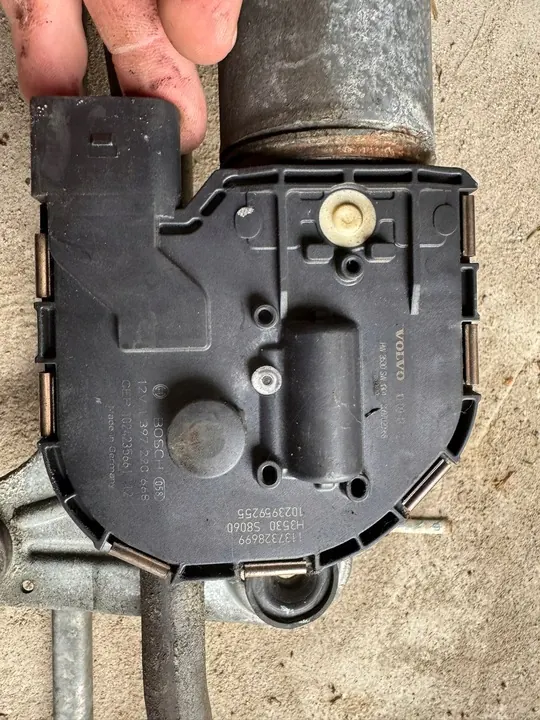 VOLVO XC70 II Etu pyyhkijämoottori 30796358 image 4