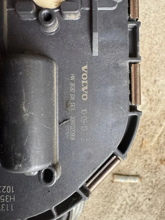 VOLVO XC70 II Etu pyyhkijämoottori 30796358 image 5