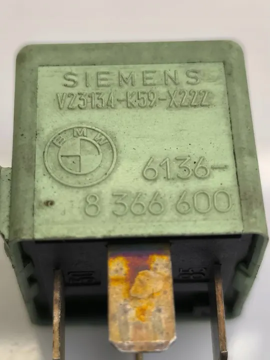 BMW 5 E39 1999 Rela V23134K59X222 image 3